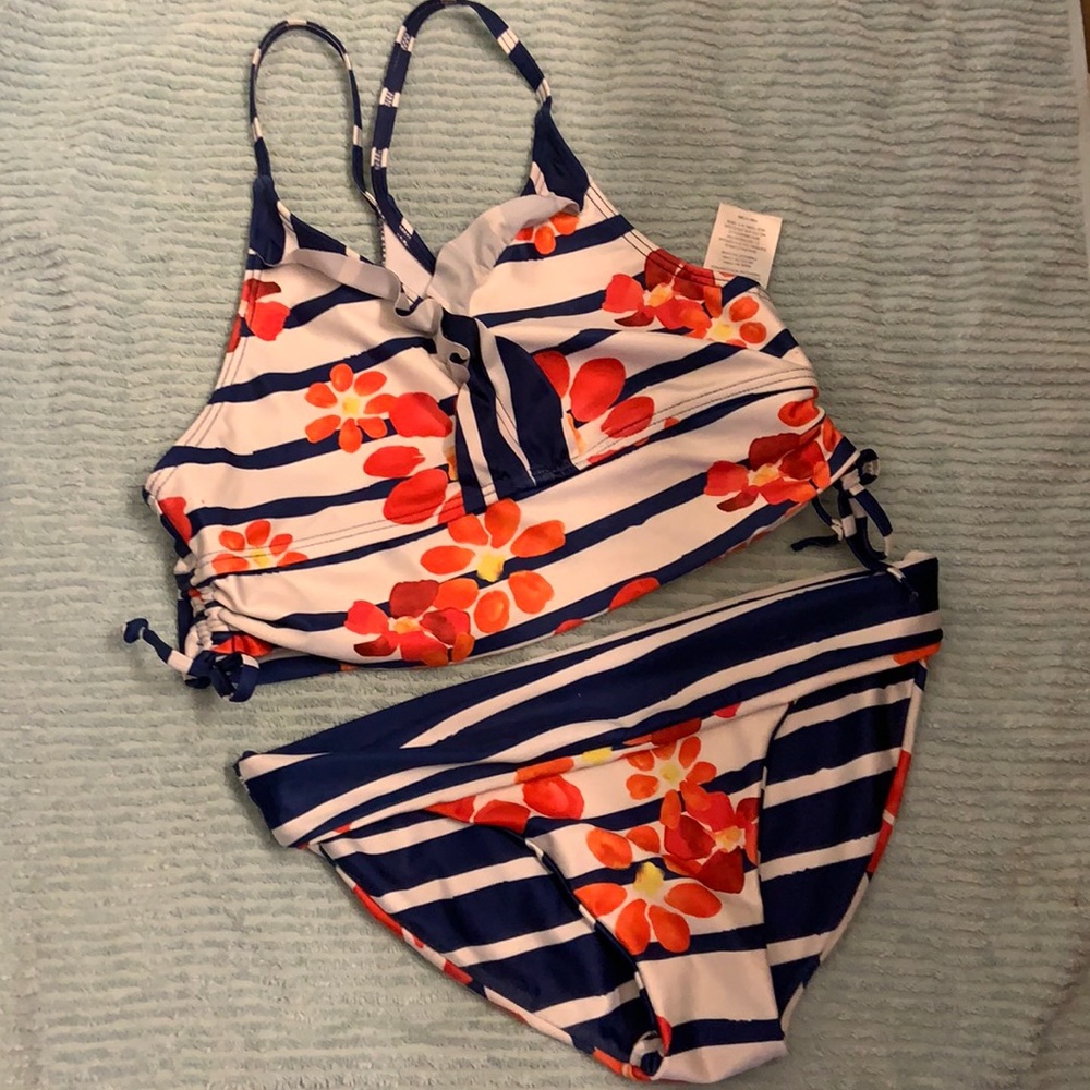 Girls 2 pc Swim suit. Size 14/16